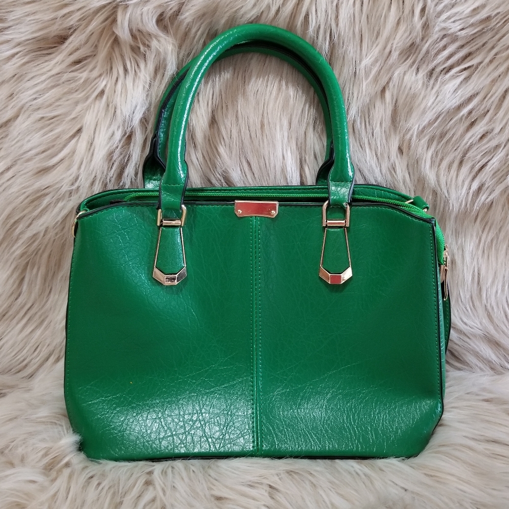 Kelly Green wrist purse